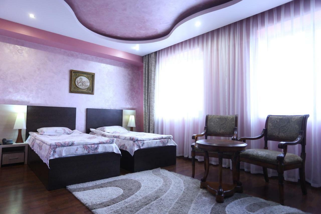 Vanatur Hotel Guiumri Exterior foto